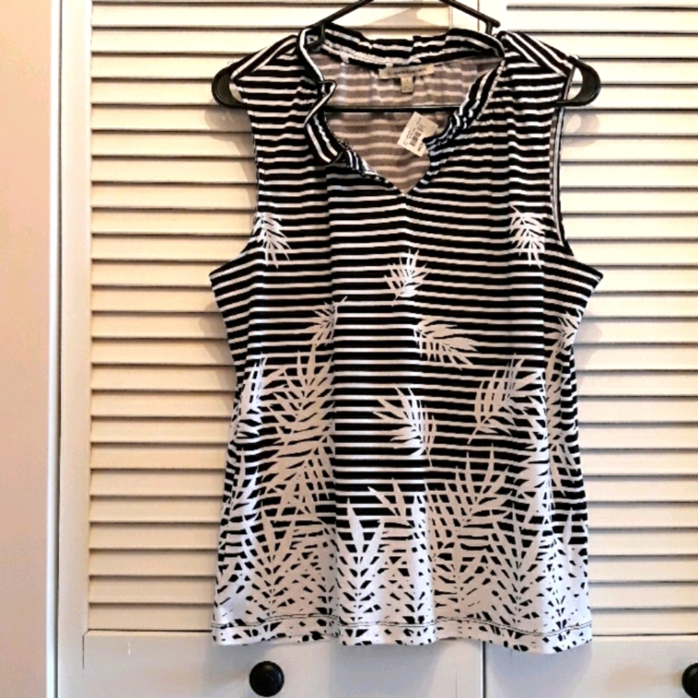 NWT ladies black & white sleeveless top